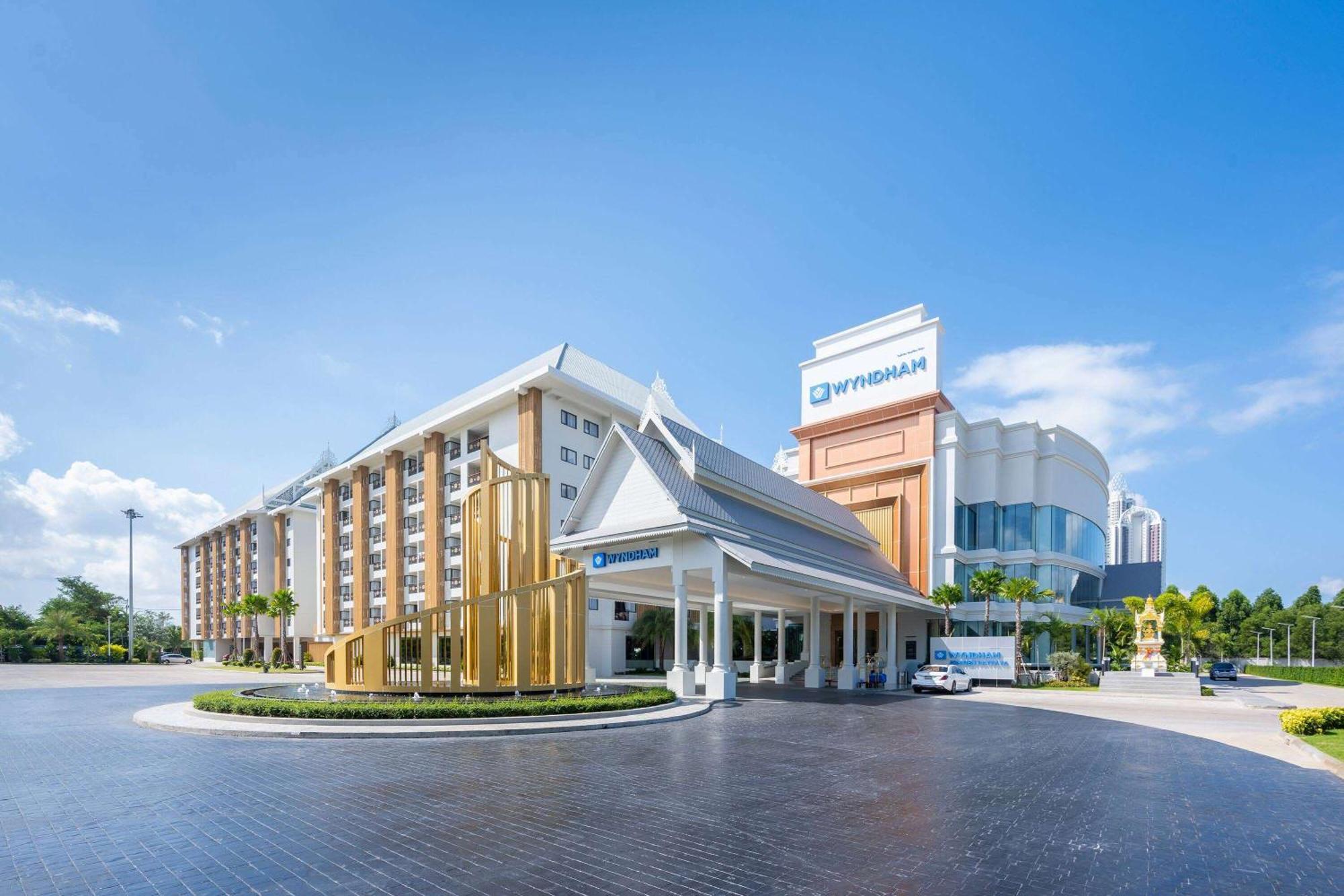 Wyndham Jomtien Pattaya Hotell Na Chom Thian Exteriör bild