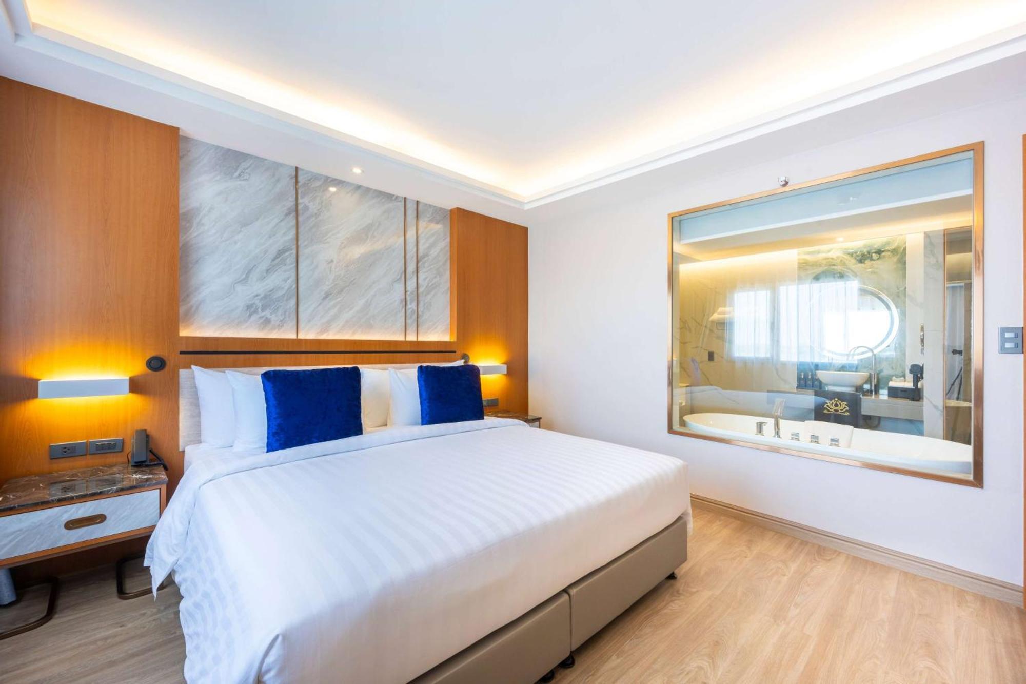 Wyndham Jomtien Pattaya Hotell Na Chom Thian Exteriör bild