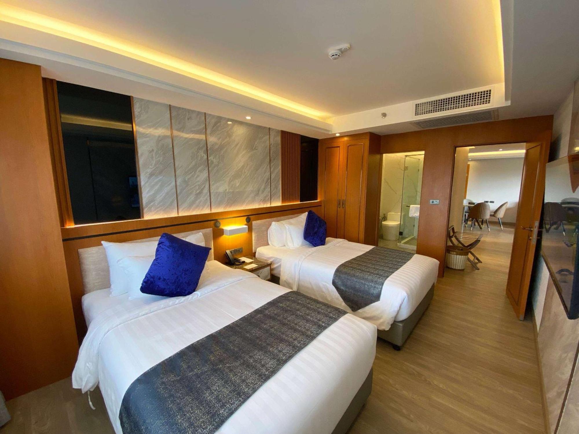 Wyndham Jomtien Pattaya Hotell Na Chom Thian Exteriör bild