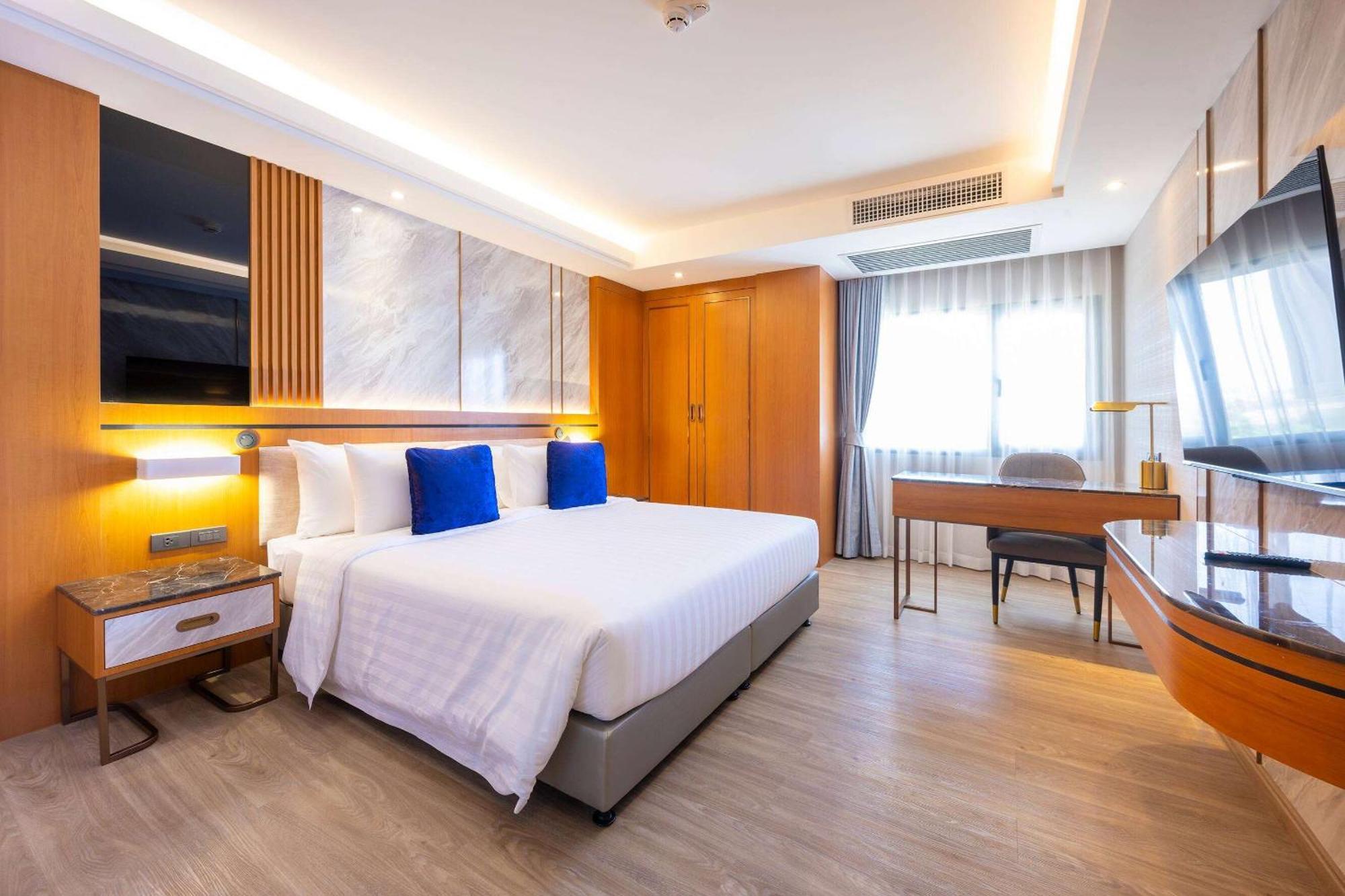 Wyndham Jomtien Pattaya Hotell Na Chom Thian Exteriör bild