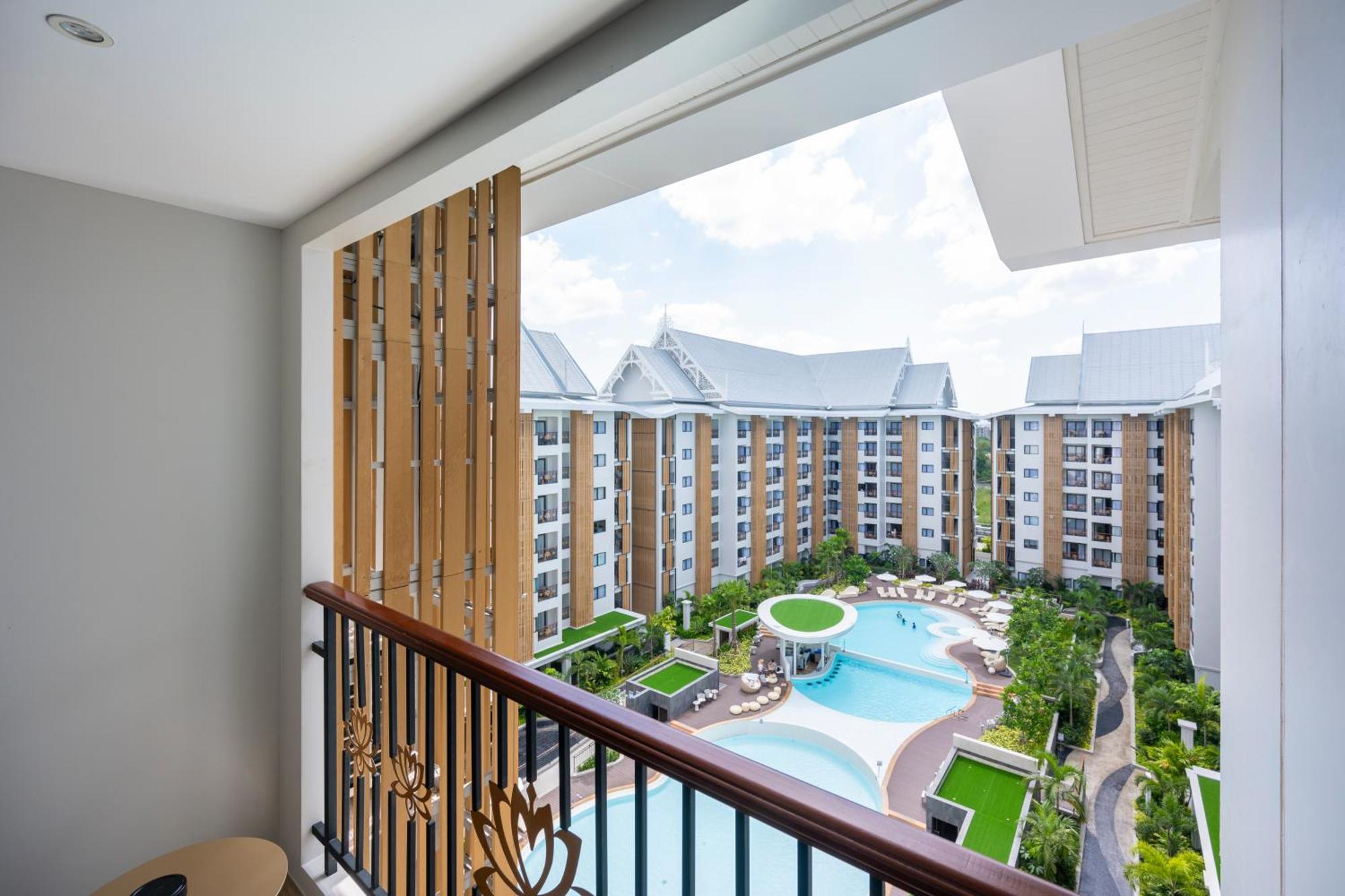 Wyndham Jomtien Pattaya Hotell Na Chom Thian Exteriör bild