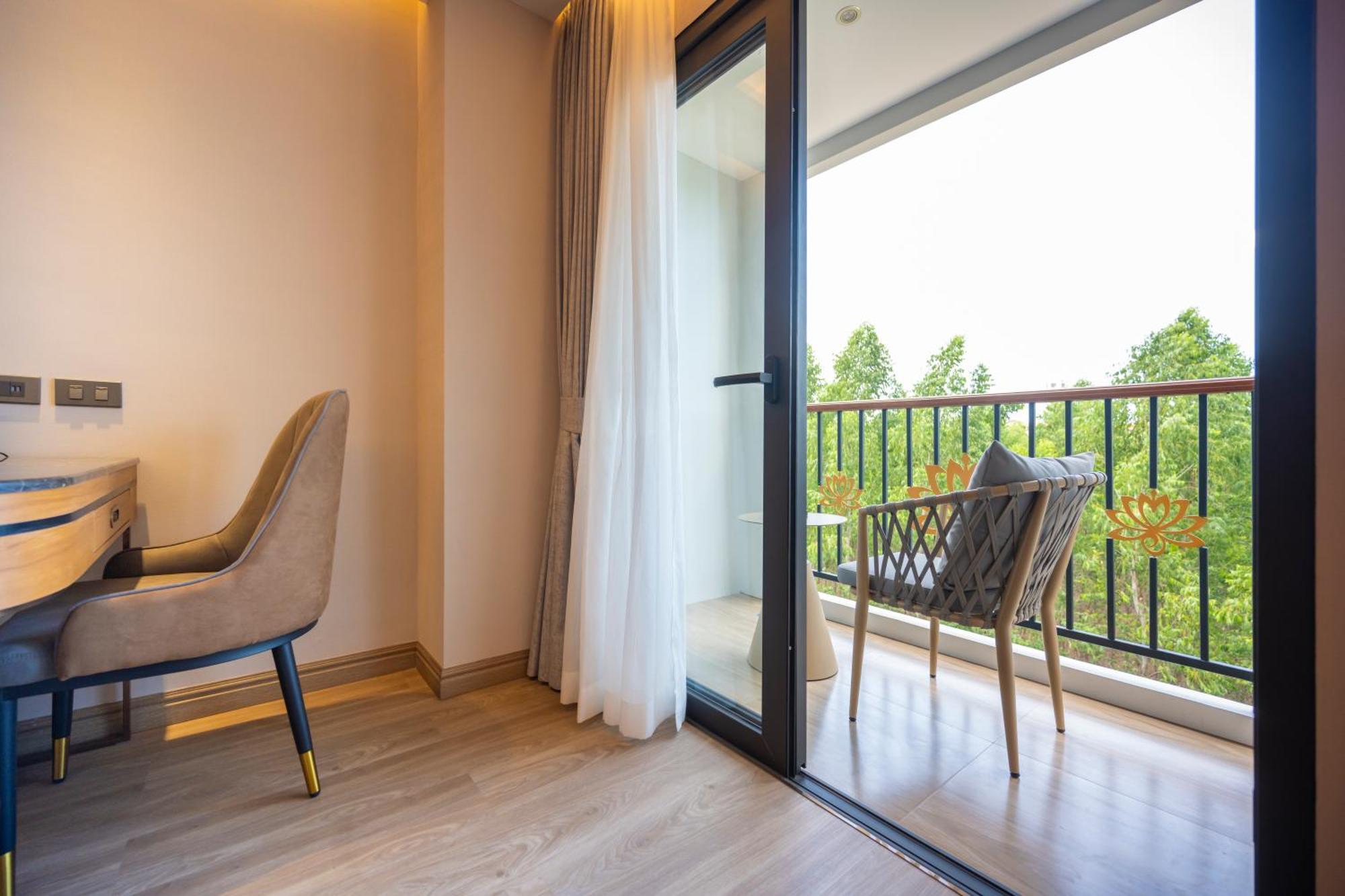 Wyndham Jomtien Pattaya Hotell Na Chom Thian Exteriör bild