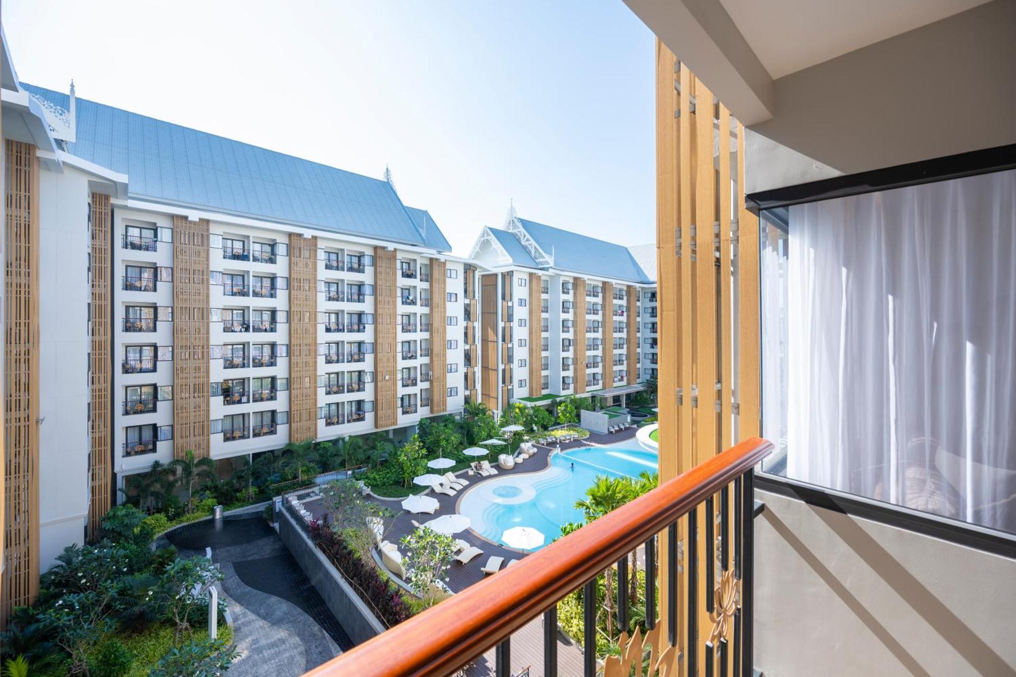 Wyndham Jomtien Pattaya Hotell Na Chom Thian Exteriör bild