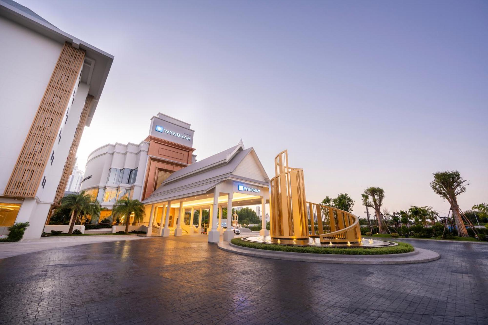 Wyndham Jomtien Pattaya Hotell Na Chom Thian Exteriör bild